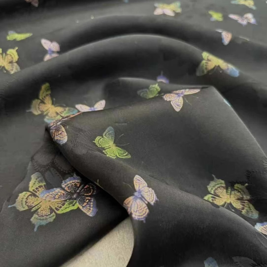 Buterfly Pattern Black Heavy S - Sewing Vest 评论和价格